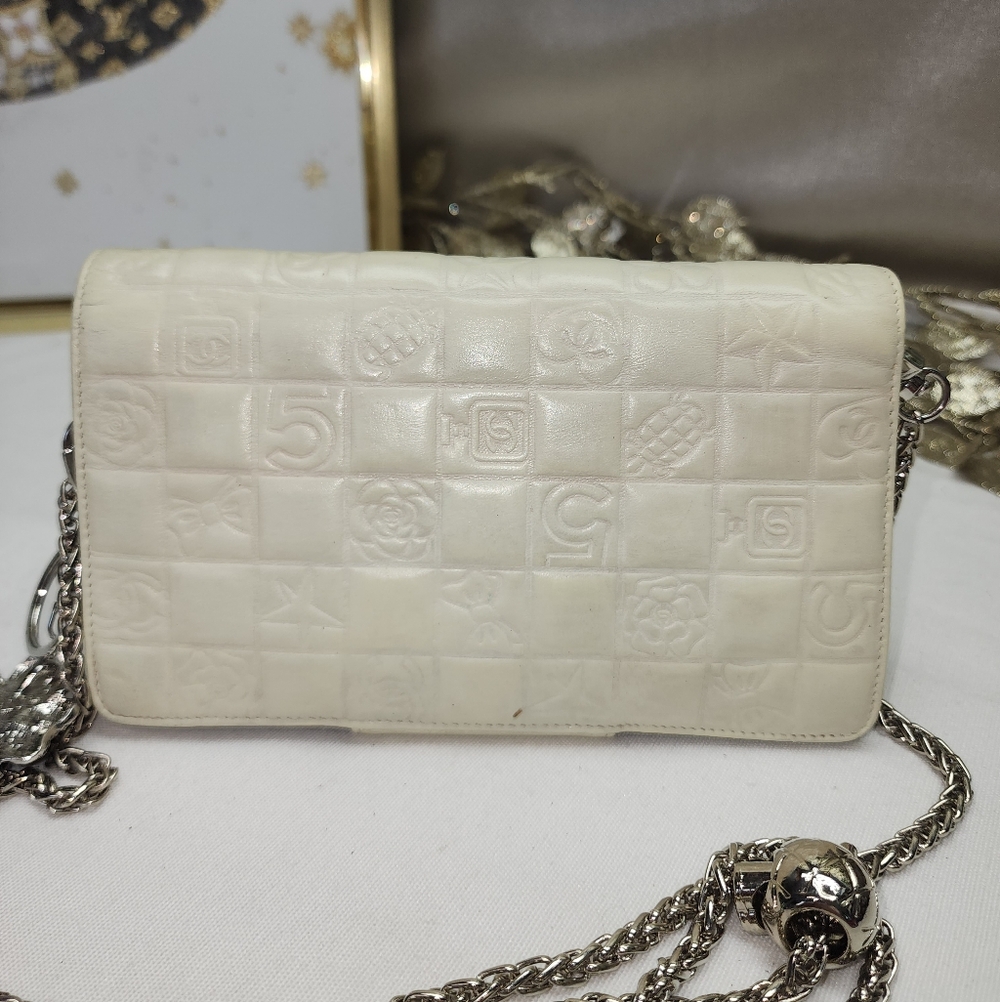 Authentic Chanel Icon Line Leather Wallet In Cream - Picture 4 of 17